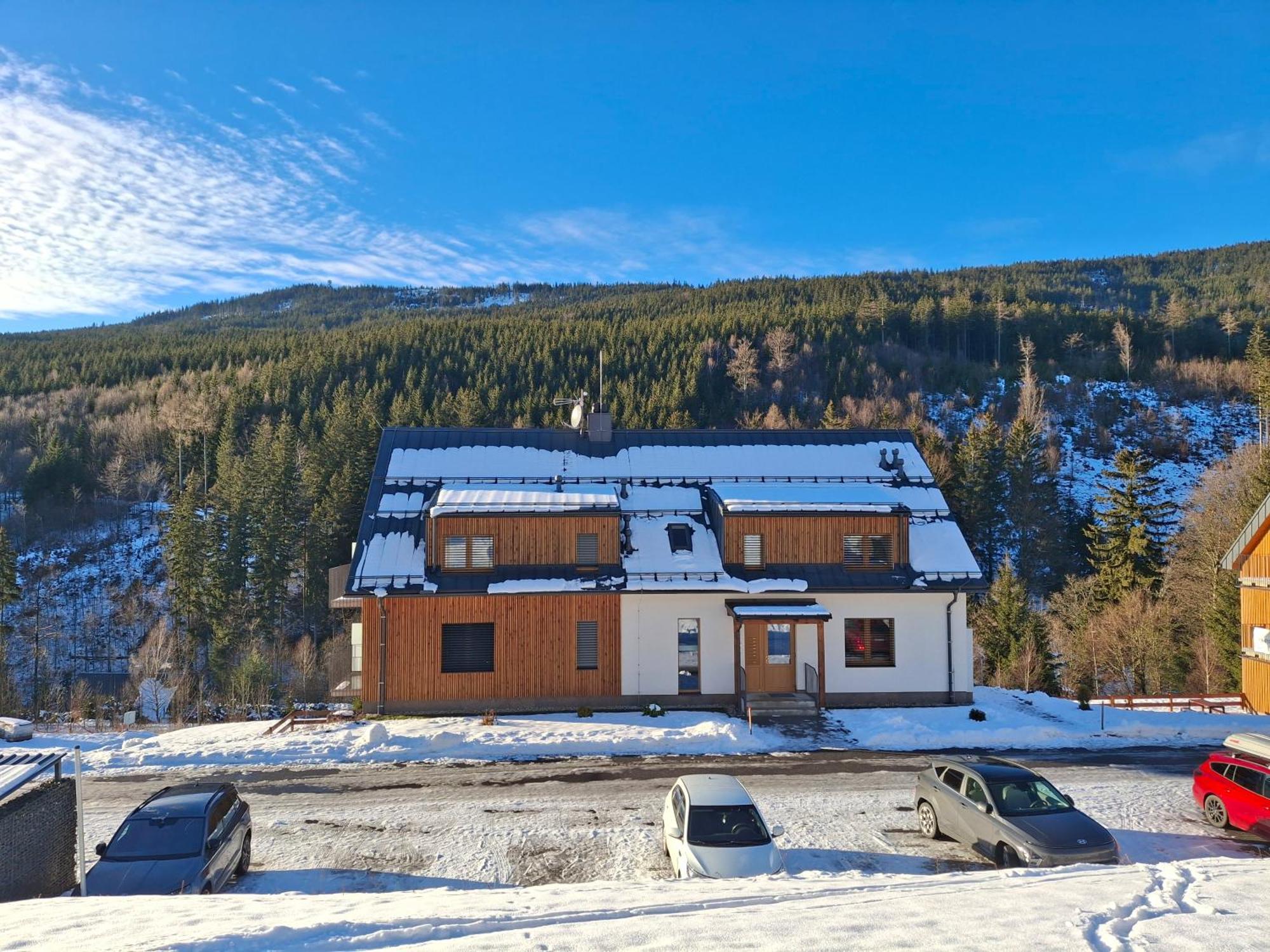 Apartman U Mamuta Dolni Morava Exterior photo